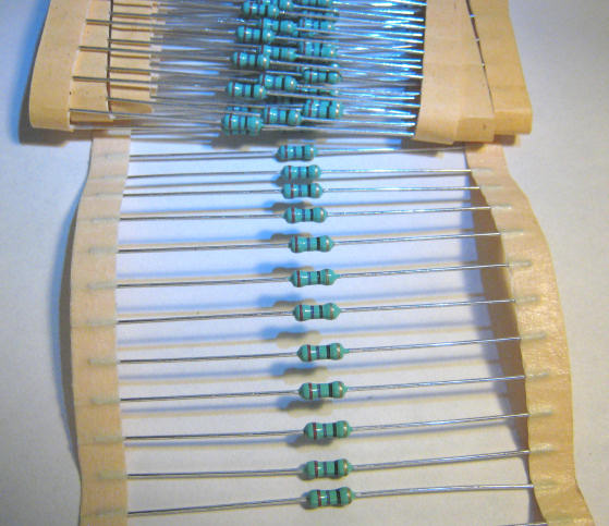 Carbon-Film resistors - bulk 'track' lot